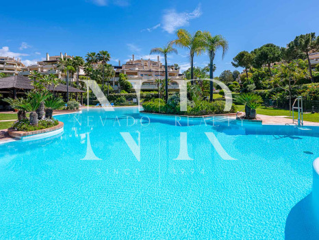 Apartment in Capanes del Golf with a large terrace for sale