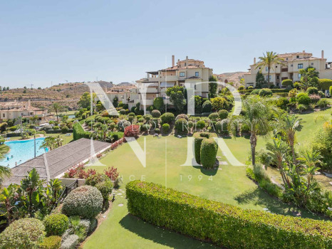 Apartment in Capanes del Golf with a large terrace for sale