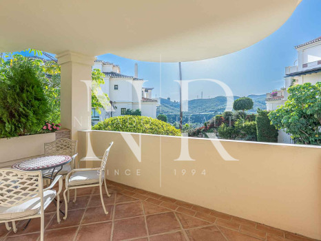 Apartment in Capanes del Golf with a large terrace for sale