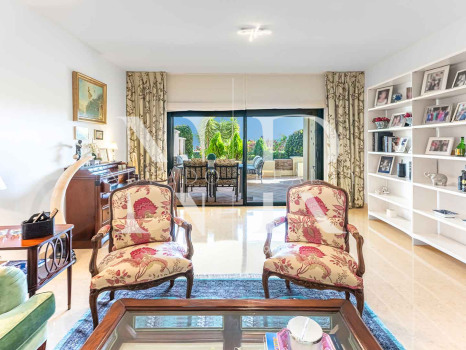Apartment in Capanes del Golf with a large terrace for sale