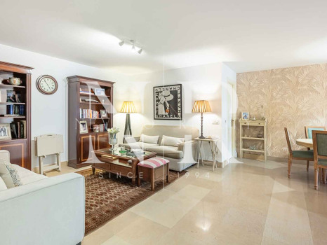 Apartment in Capanes del Golf with a large terrace for sale