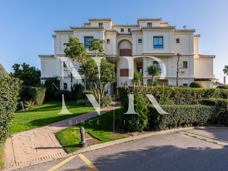 Apartment in Capanes del Golf with a large terrace for sale