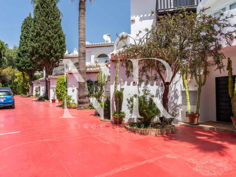 Adosada en Urbanización Camoján Blanco - Balcones de Sierra Blanca en venta