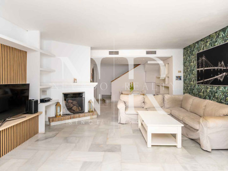 Adosada en Urbanización Camoján Blanco - Balcones de Sierra Blanca en venta