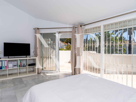 Adosada en Urbanización Camoján Blanco - Balcones de Sierra Blanca en venta