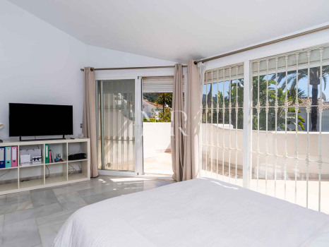 Semi-detached house for sale in Camoján Blanco - Balcones de Sierra Blanca Urbanization