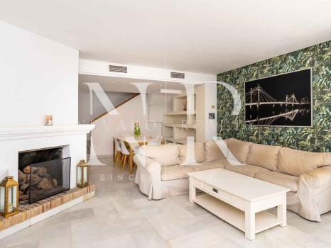 Adosada en Urbanización Camoján Blanco - Balcones de Sierra Blanca en venta