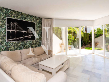 Adosada en Urbanización Camoján Blanco - Balcones de Sierra Blanca en venta