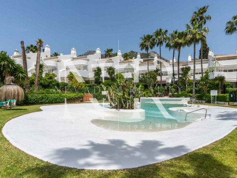 Adosada en Urbanización Camoján Blanco - Balcones de Sierra Blanca en venta