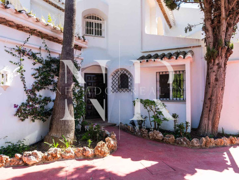 Adosada en Urbanización Camoján Blanco - Balcones de Sierra Blanca en venta