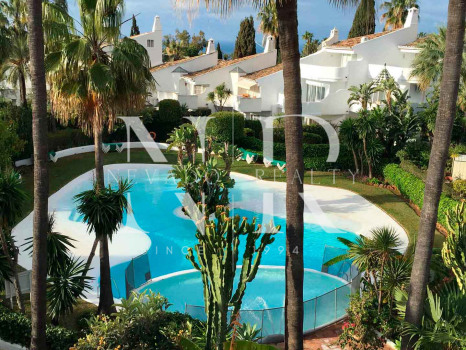 Adosada en Urbanización Camoján Blanco - Balcones de Sierra Blanca en venta