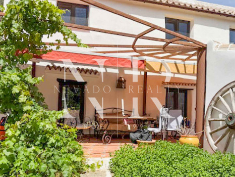 Finca en Casares con autosuficiencia energética en venta