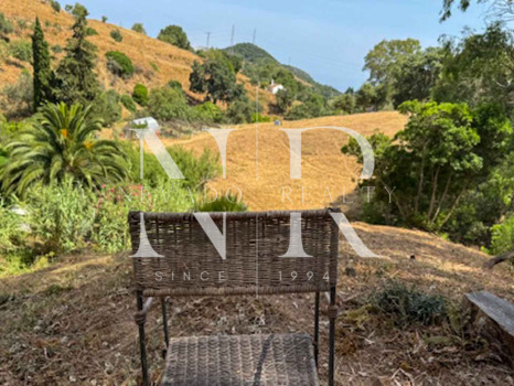 Finca en Casares con autosuficiencia energética en venta