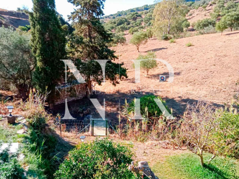 Finca en Casares con autosuficiencia energética en venta