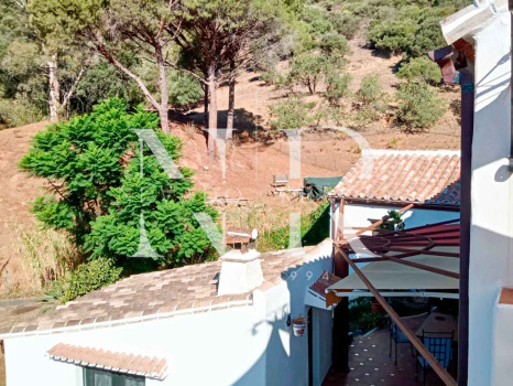 Finca en Casares con autosuficiencia energética en venta