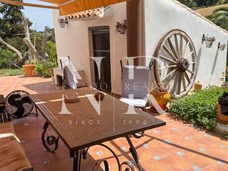 Finca en Casares con autosuficiencia energética en venta