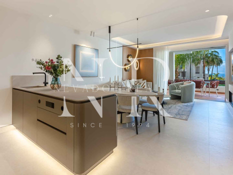 Apartamento en Bahía del Velerín Estepona en primera línea de playa en venta
