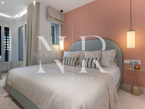Apartamento en Bahía del Velerín Estepona en primera línea de playa en venta