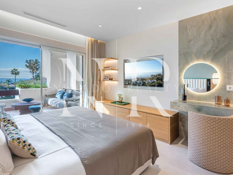 Apartamento en Bahía del Velerín Estepona en primera línea de playa en venta