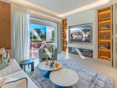 Apartamento en Bahía del Velerín Estepona en primera línea de playa en venta