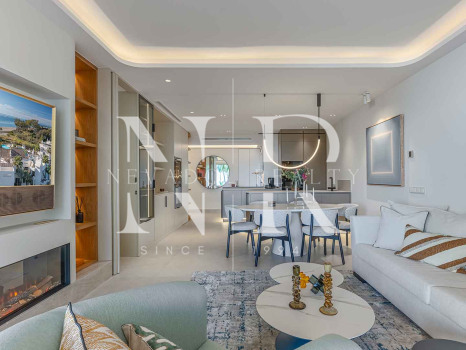 Apartamento en Bahía del Velerín Estepona en primera línea de playa en venta