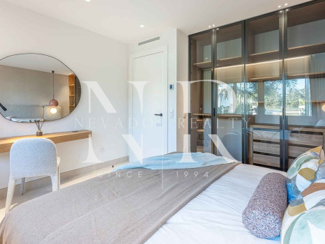 Apartamento en Bahía del Velerín Estepona en primera línea de playa en venta
