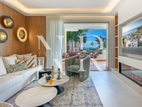 Apartamento en Bahía del Velerín Estepona en primera línea de playa en venta