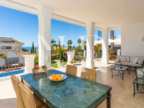 Villa in Sierra Blanca with sea views for sale