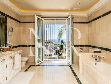 Villa in Sierra Blanca with sea views for sale