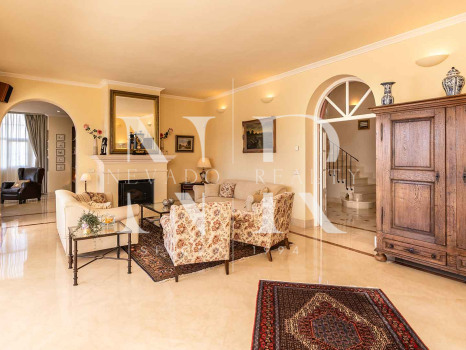 Villa in Sierra Blanca with sea views for sale
