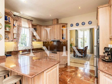Villa in Sierra Blanca with sea views for sale