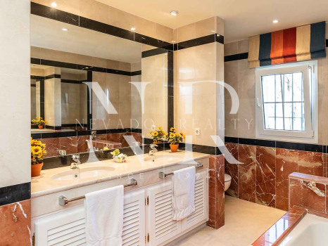 Villa in Sierra Blanca with sea views for sale
