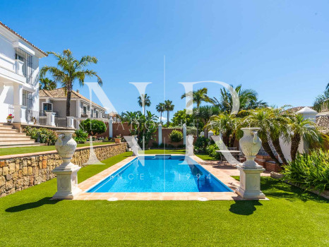 Villa in Sierra Blanca with sea views for sale
