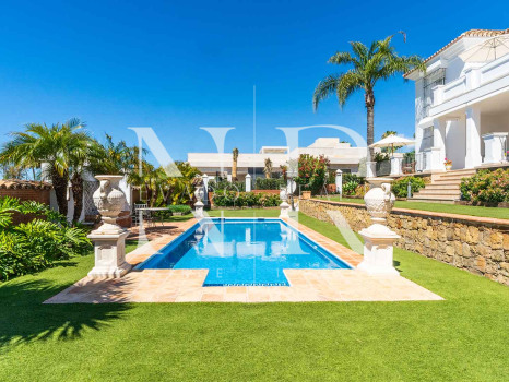 Villa in Sierra Blanca with sea views for sale