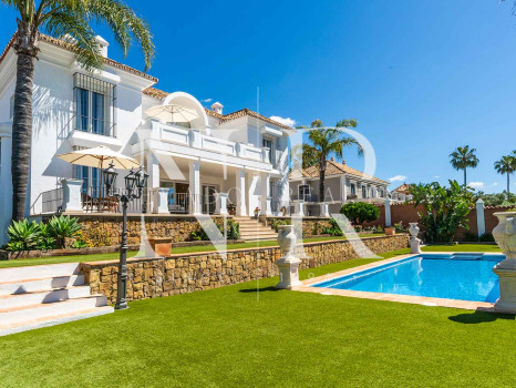 Villa in Sierra Blanca with sea views for sale