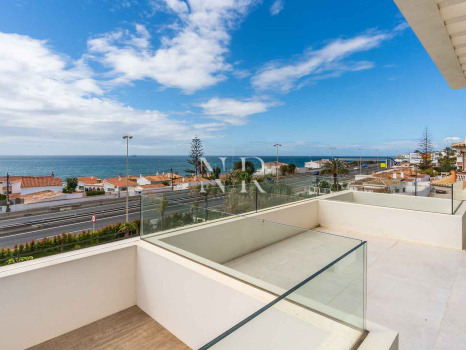 Villa avec vue panoramique sur la mer à El Chaparral à vendre.
