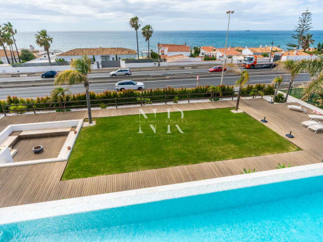 Villa avec vue panoramique sur la mer à El Chaparral à vendre.
