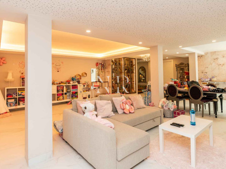 Villa avec vue panoramique sur la mer à El Chaparral à vendre.