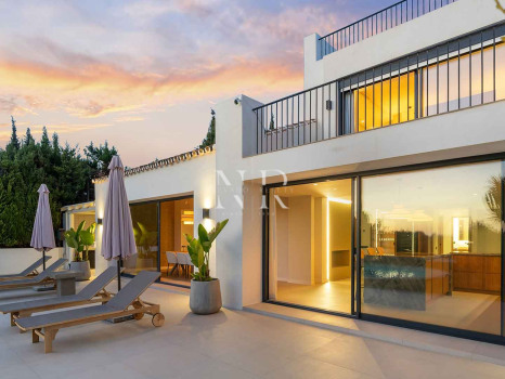 Villa à Nueva Andalucía avec vue sur la Vallée du Golf à vendre
