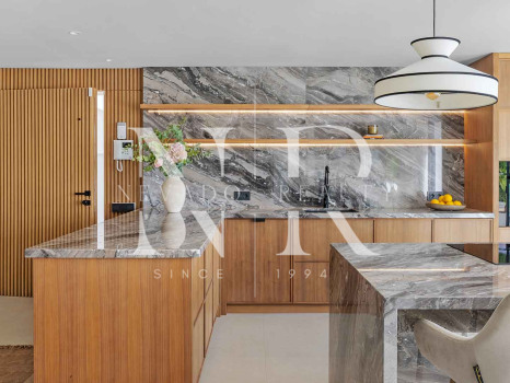Villa en Nueva Andalucía con vistas al Valle del Golf en venta