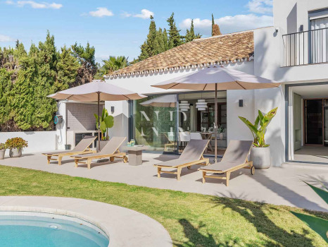Villa à Nueva Andalucía avec vue sur la Vallée du Golf à vendre