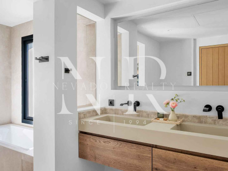 Villa en Nueva Andalucía con vistas al Valle del Golf en venta