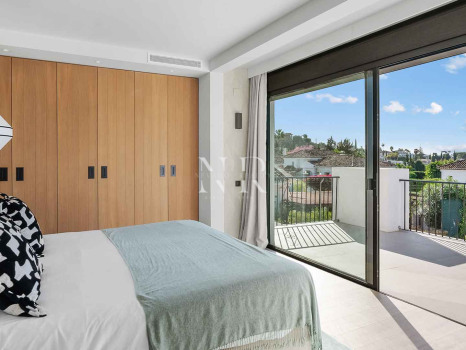 Villa à Nueva Andalucía avec vue sur la Vallée du Golf à vendre