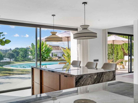 Villa à Nueva Andalucía avec vue sur la Vallée du Golf à vendre