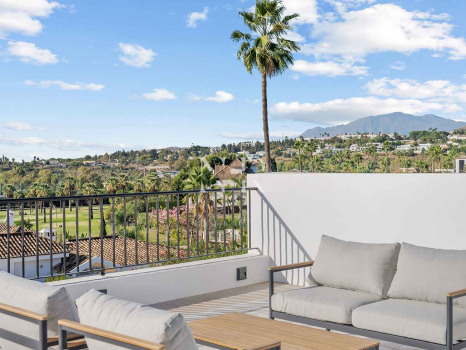Villa à Nueva Andalucía avec vue sur la Vallée du Golf à vendre
