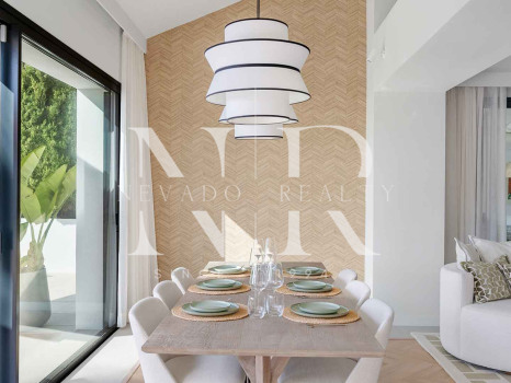 Villa en Nueva Andalucía con vistas al Valle del Golf en venta