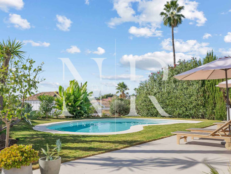 Villa en Nueva Andalucía con vistas al Valle del Golf en venta