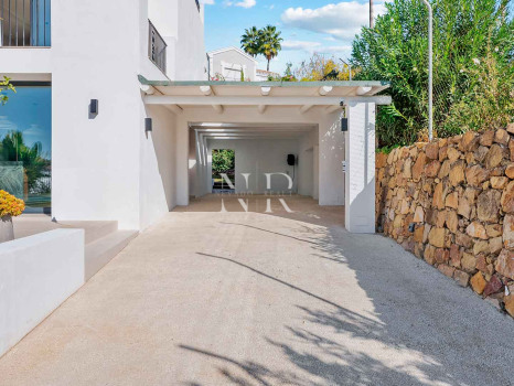 Villa à Nueva Andalucía avec vue sur la Vallée du Golf à vendre