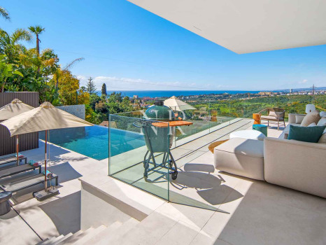 Villa en el Rosario con vista al mar en venta
