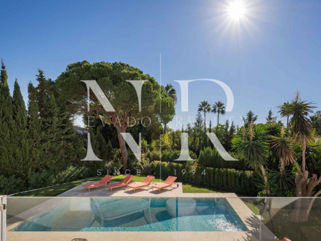 Villa en Las Brisas Nueva Andalucía junto al golf en venta